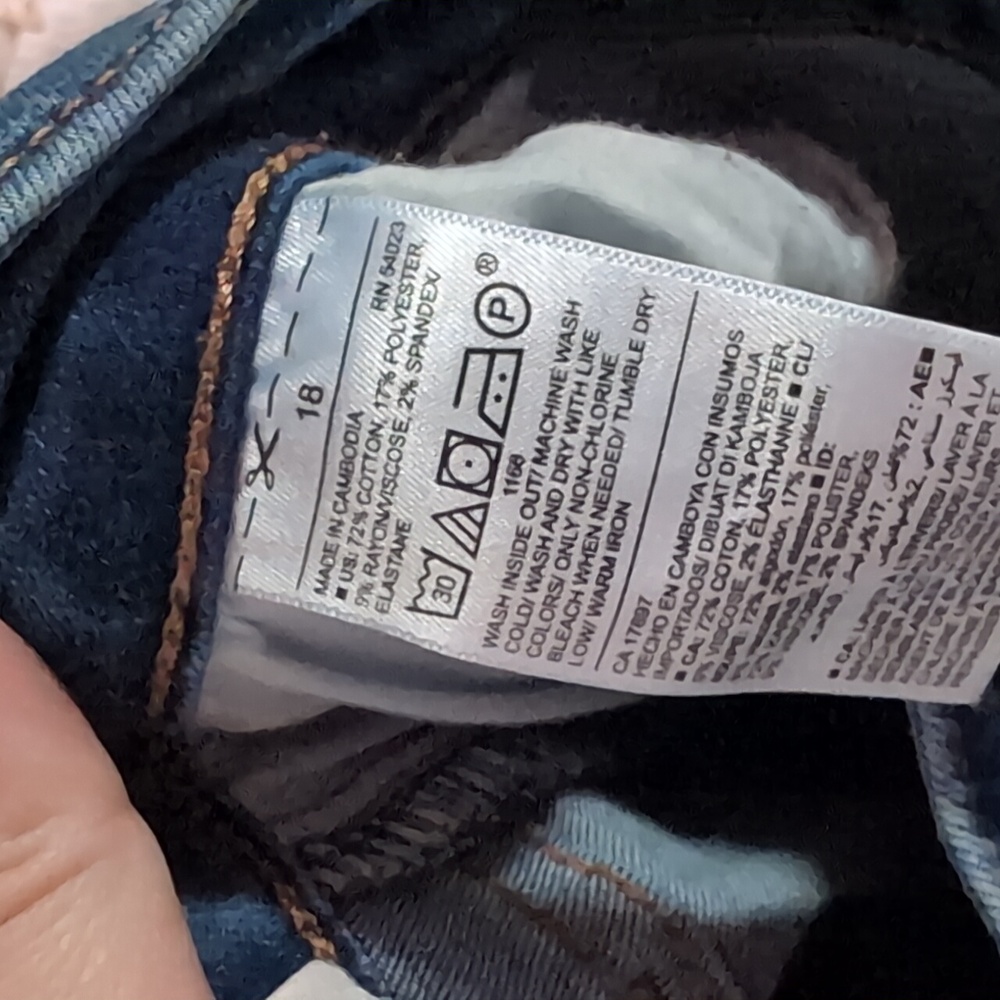 Old Navy Women's Skinny Jeans in Deep Blue - Picture 3 of 4